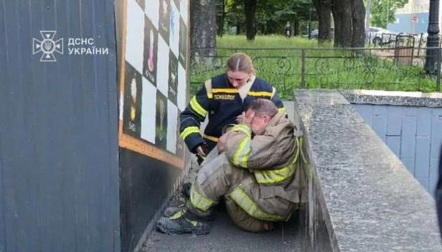 У Києві, в ході ліквідації наслідків російської атаки, загинули троє рятувальників, а дев'ять отримали поранення.