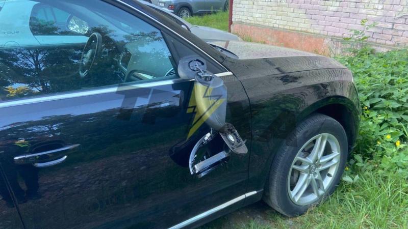 Вандалізм у Львові: чоловік завдав шкоди двадцяти автомобілям.