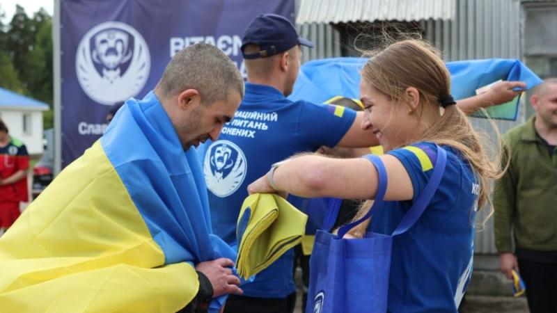 Україна і Росія здійснили обмін ув'язненими: серед визволених опинилися двоє представників ЗМІ та колишній мер Херсона.
