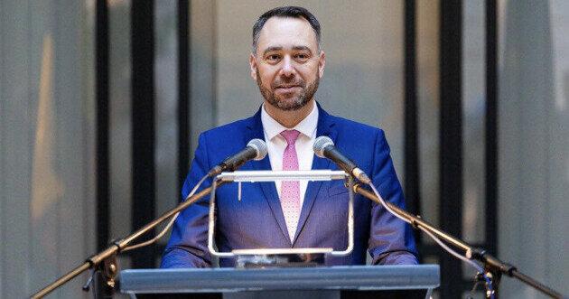 Країни Європи, що перешкоджають Україні на шляху до Євросоюзу, мають пригадати свою власну історію, - заявив міністр закордонних справ Бельгії Прево.