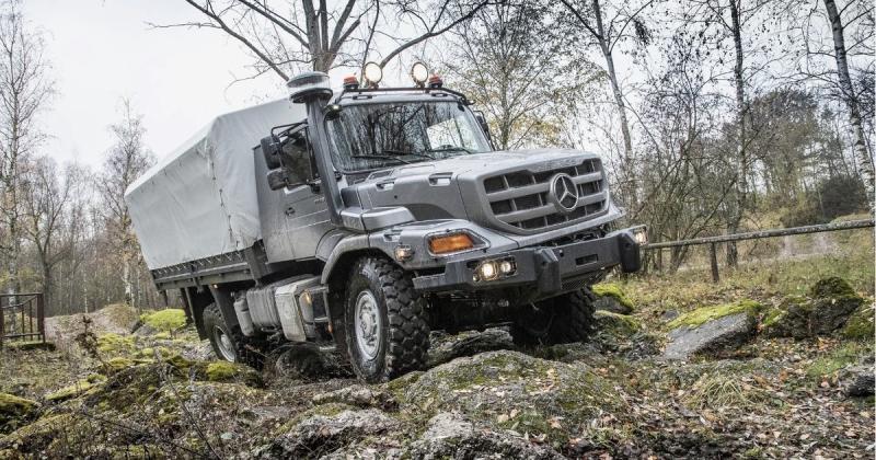 Техніка для Збройних сил України: країна придбала вантажівки Mercedes-Benz -- подробиці