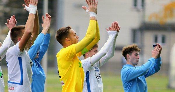 Основні події 22 жовтня: Динамо здобуло перемогу у матчі Ліги чемпіонів, причини, чому Шовковського не звільняють, а також Франція завдає удару Забарному.