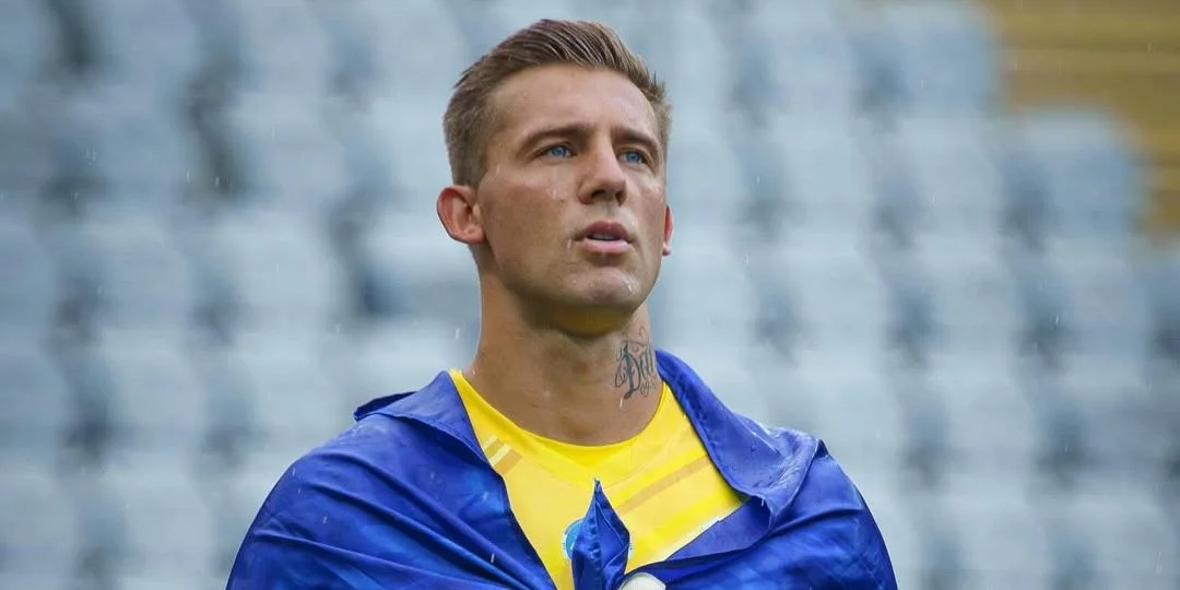 Екс-голкіпера Динамо та Шахтаря оштрафували за намагання покинути Україну.