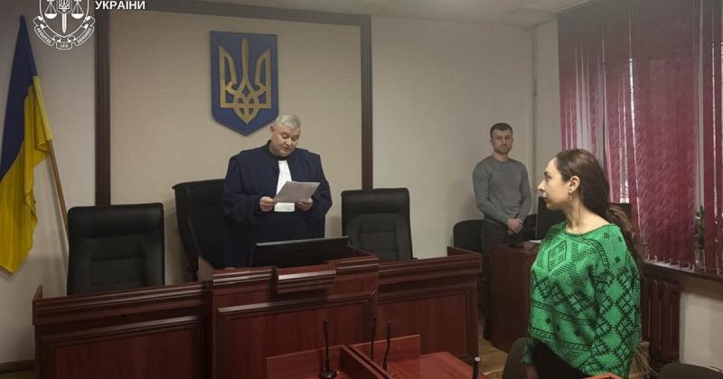 Четверо молодих людей вчинили злочин проти 46-річної жінки в Мукачеві, зґвалтувавши її та обікравши. Суд ухвалив рішення щодо кримінальних покарань.