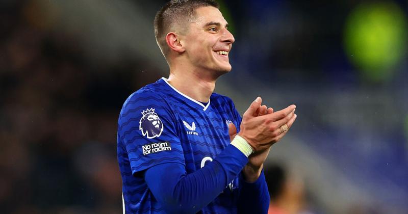 Українське протистояння в АПЛ: Миколенко змагається з дискваліфікованим Мудриком.