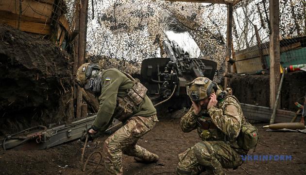 З початку доби зафіксовано 93 бойових зіткнення на фронті, при цьому ворог найбільше активізувався в районі Покровського напрямку.