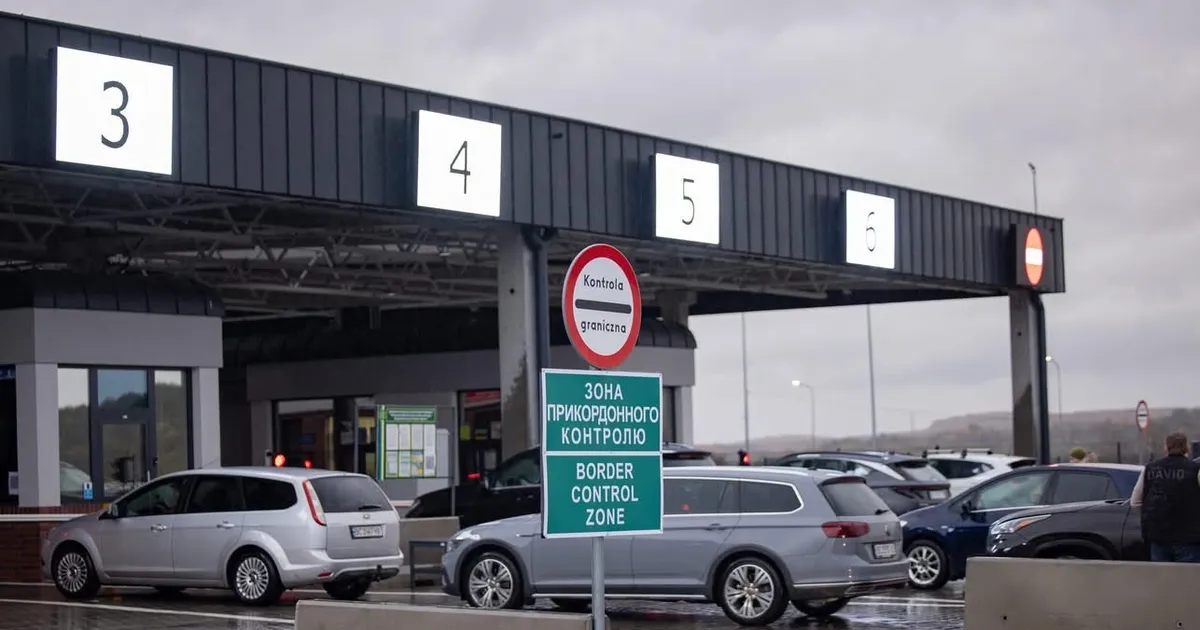 Святковий наплив: протягом доби на Львівщині кордон перетнули 67 тисяч людей.