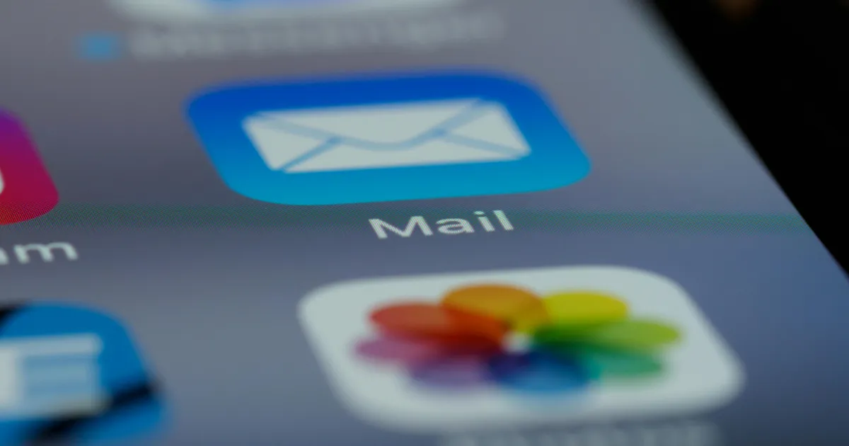 Кібератака з території Китаю: зламано електронну пошту співробітників Конгресу Сполучених Штатів.