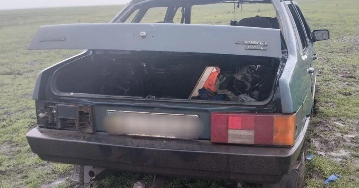 У Херсонській області безпілотник російських військ вчинив напад на легковий автомобіль.
