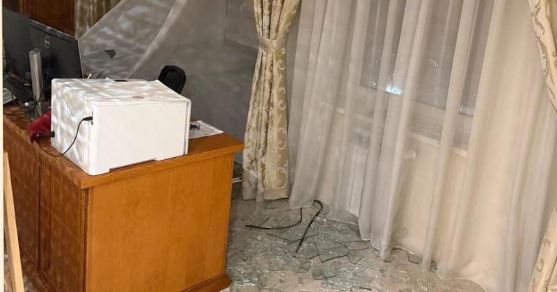 Катар висловив своє занепокоєння в зв'язку з пошкодженням посольства в Києві внаслідок нічного нападу, не згадуючи при цьому про Росію.