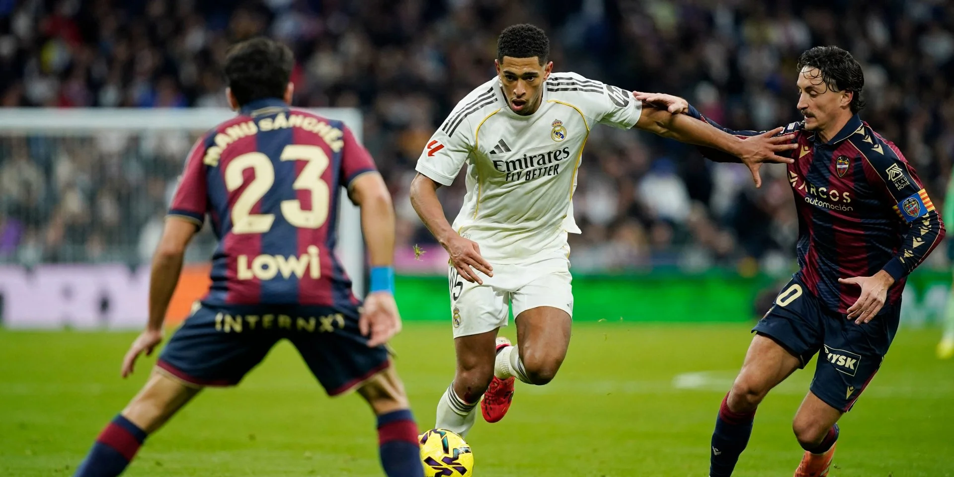 Реал святкує свою першу перемогу з новим тренером на чолі.