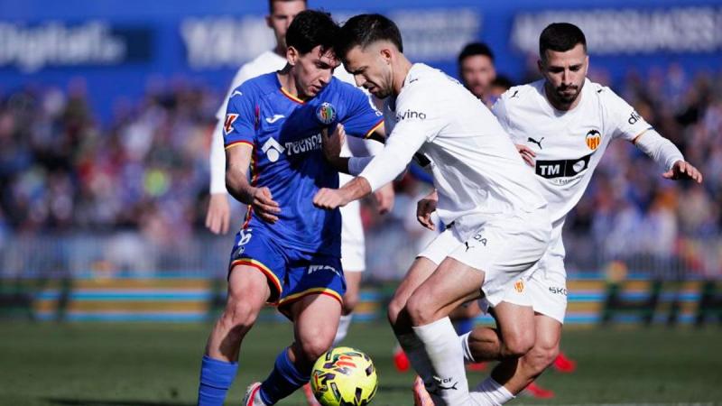 Валенсія відзначилася першою виїзною перемогою в сезоні Ла Ліги, здолавши Хетафе і вибравшись із зони вильоту - Футбол24.