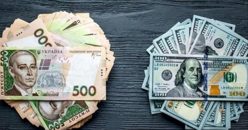 Гривня посилилася після історично низького рівня відносно євро: Національний банк оголосив офіційний курс на понеділок.