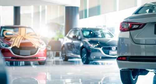 Нові автомобілі з автосалону: чому все більше українців віддають перевагу покупці в Інтернеті?