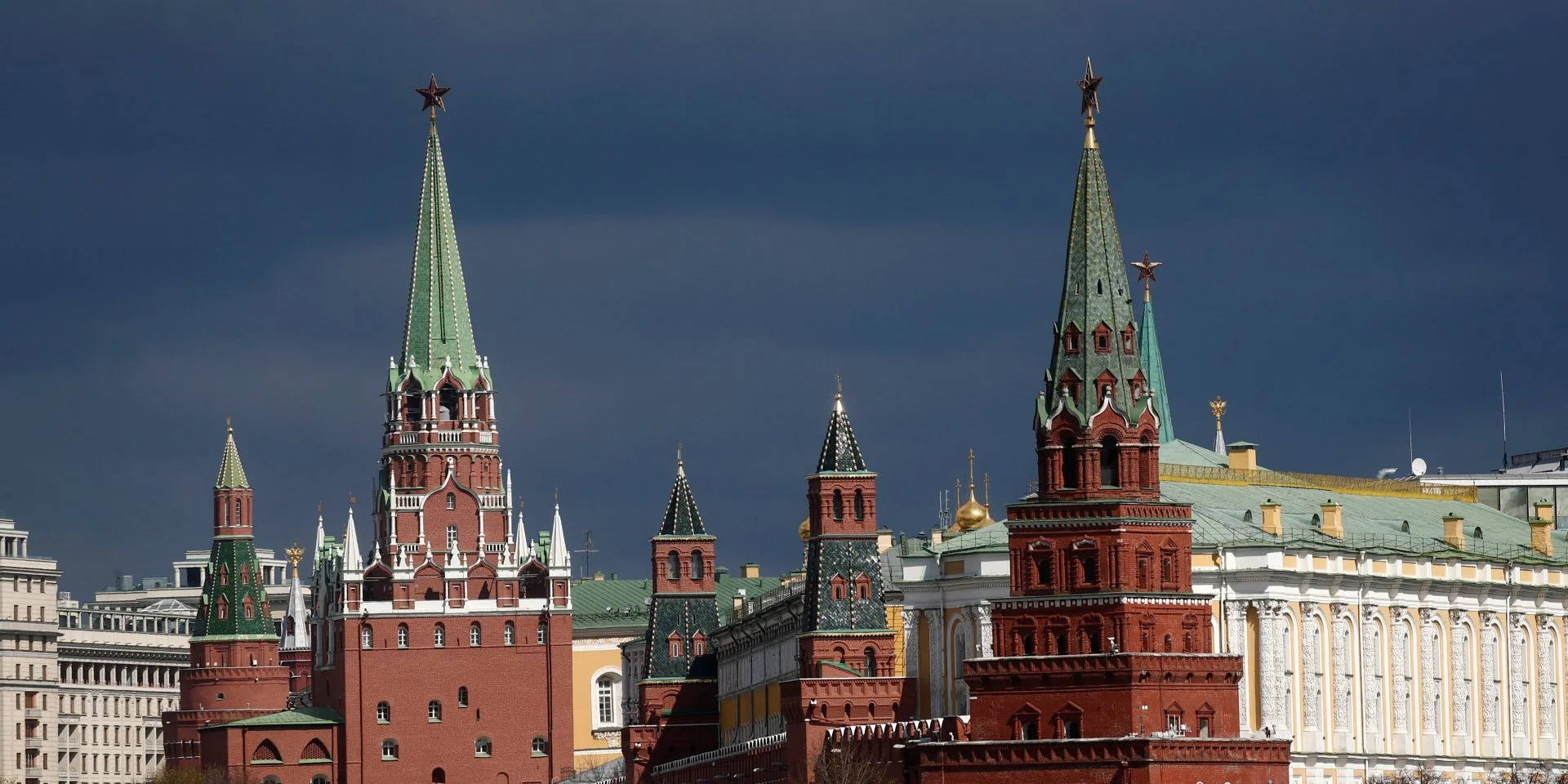 Українські контратаки також відіграють важливу роль. Росія не в змозі скористатися підвищенням цін на нафту та послабленням санкцій.