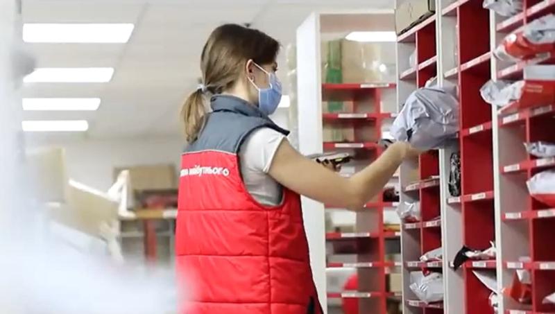 Тепер за 30 гривень: Нова пошта представила нову послугу зберігання сумок у торговельно-розважальних центрах.