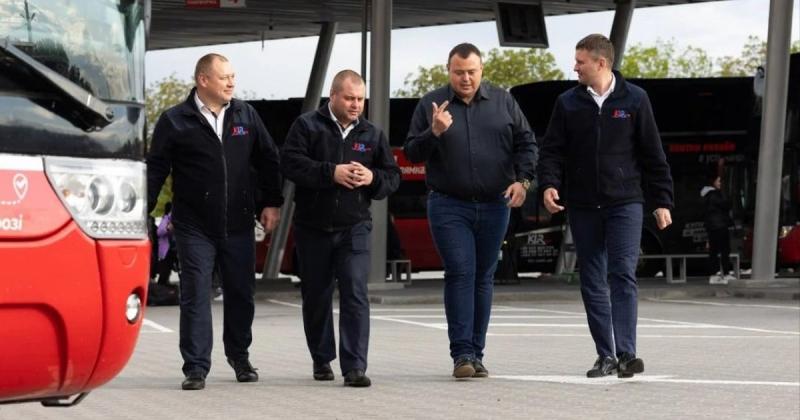 Збільшення вартості перевезень: Фахівець роз'яснив, на яку величину піднімуться тарифи у перевізників через подорожчання пального.