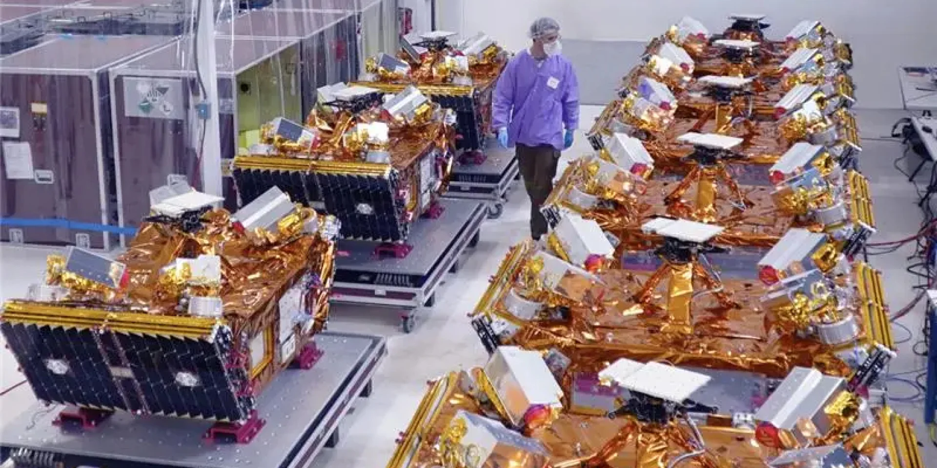 На орбіті було запущено найбільший обчислювальний кластер, що складається з 40 процесорів, розташованих на 10 супутниках.