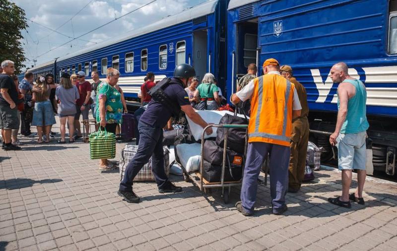 Битва за Покровськ, ймовірно, відбудеться восени, проте наразі Російська Федерація призупинила свої наступальні дії, - зазначив Селезньов.