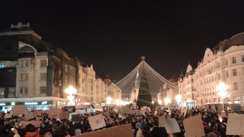 У Румунії пройшли акції протесту проти кандидата, що підтримує Росію, який здобув перемогу в першому турі президентських виборів.