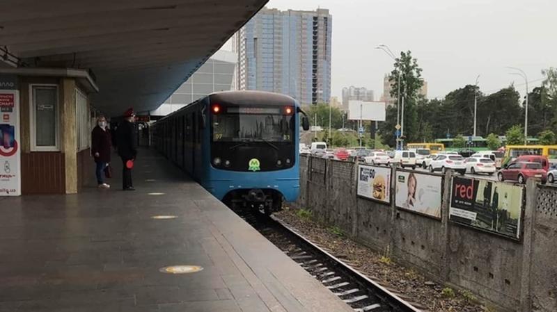 У Києві в результаті нічного удару постраждали колії метрополітену між станціями 