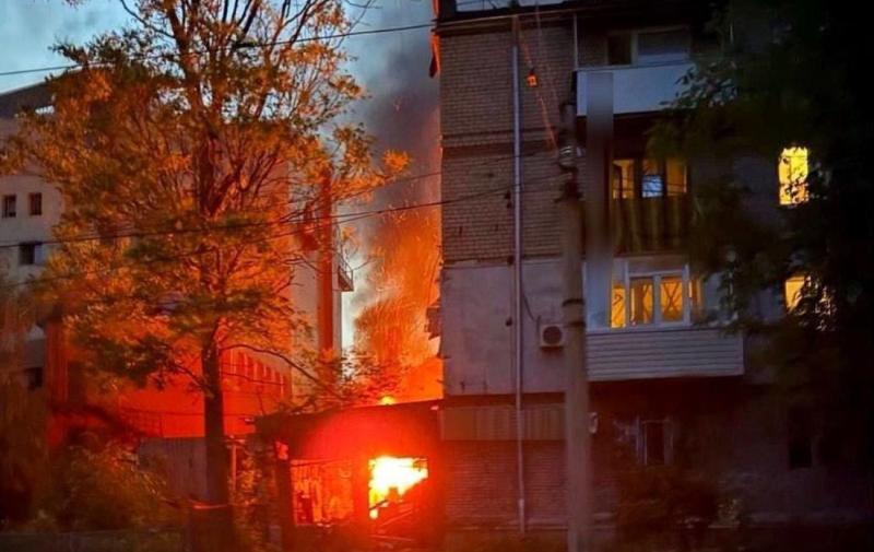Окупанти завдали удару по Запоріжжю: в місті зафіксовано принаймні п'ять обстрілів.