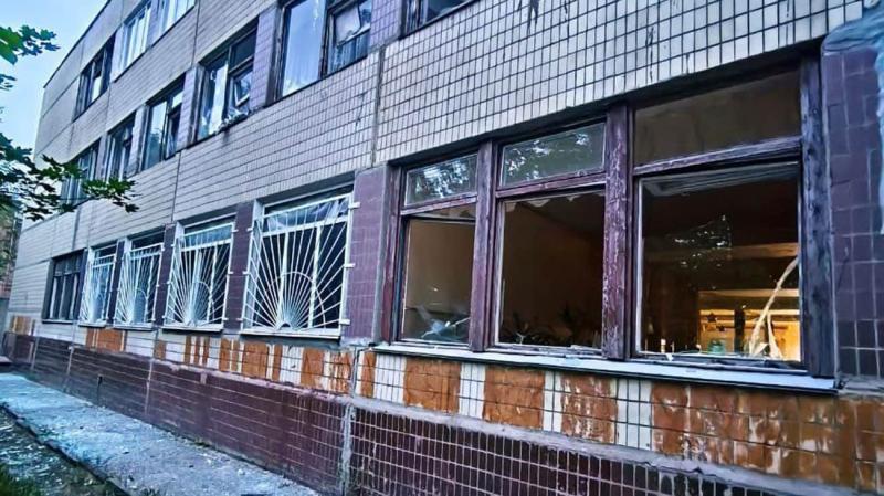 Російські сили атакували Нікопольський район: одна особа отримала поранення, зазнали шкоди підприємства та освітні установи.