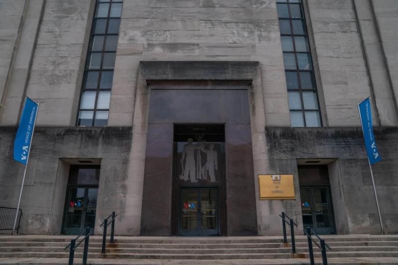 Більше 600 співробітників 