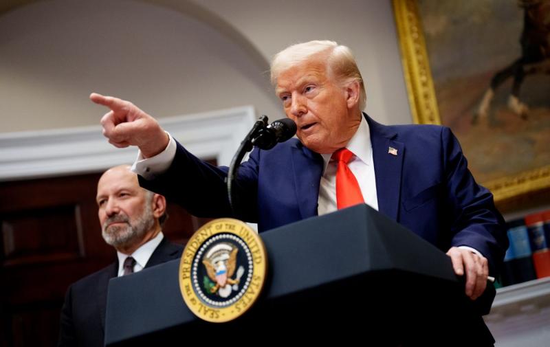 Трамп різко висловився проти CNN та NYT, засуджуючи їхні повідомлення про напади на ядерні об'єкти Ірану.