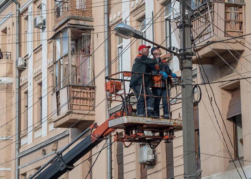 Харків піддався 10 атакам, є постраждалі.