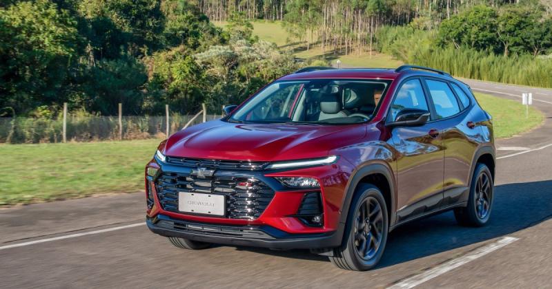 Офіційно представлені фотографії та деталі нового Chevrolet Tracker 2025 року.