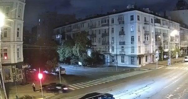 У Києві працівник прокуратури наїхав на жінку та зник з місця події.