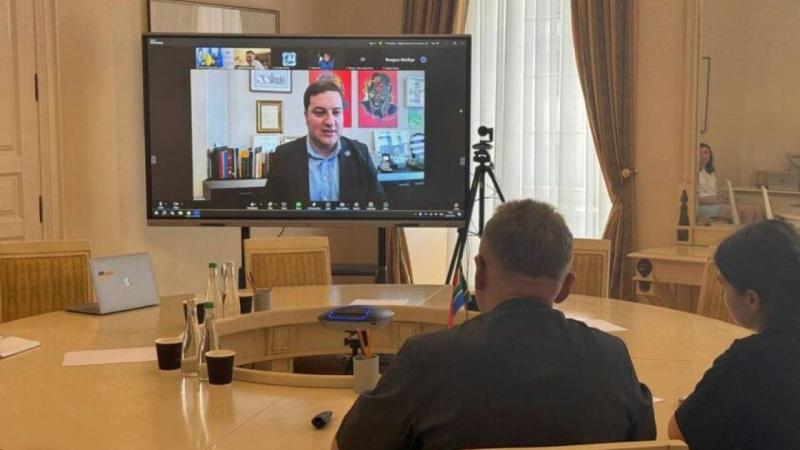 Садовий та Гілл-Льюїс дистанційно досліджують можливості співпраці між Львовом і Кейптауном.