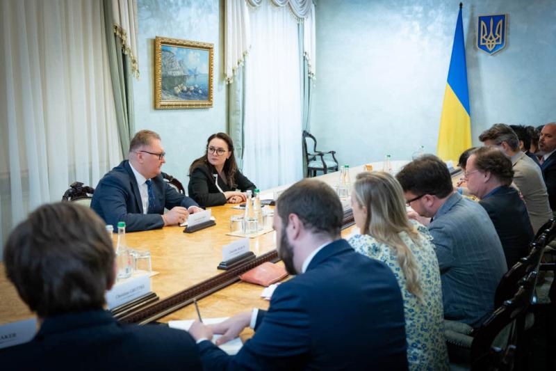 Свириденко провела зустріч з послами країн G7 під час обговорення занепокоєння щодо загроз, які постали перед незалежністю антикорупційних інституцій.