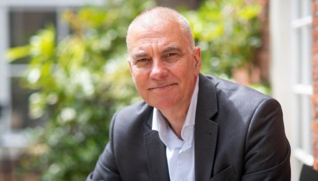 Аналітик Гаазького центру висловив скептицизм щодо можливості змінити позицію Путіна через санкції, зазначивши, що для цього необхідно повністю зруйнувати економіку Росії.