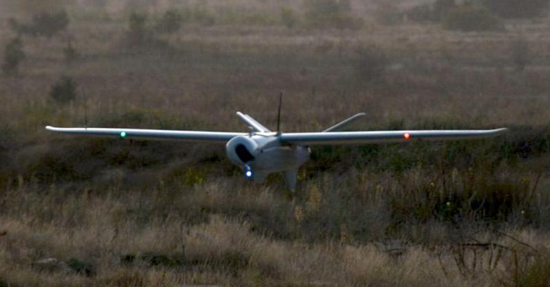 Атака безпілотників на російські міста та Крим призвела до спалахів вогню поблизу нафтопереробних заводів і оборонних заводів.