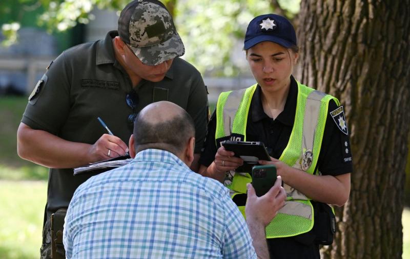 Чи можна ігнорувати візит до ТЦК після отримання повістки? Ключові аспекти.