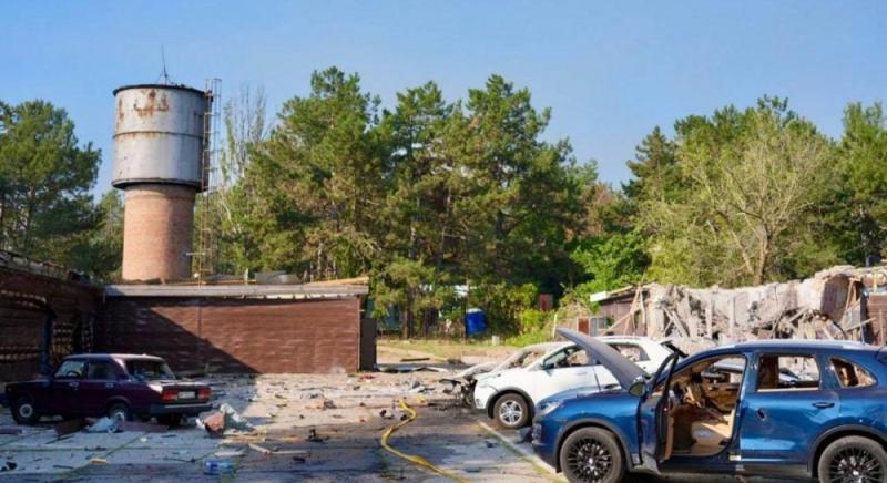 Російські військові здійснили авіаудар по Запорізькому району, внаслідок чого є жертви та постраждалі.