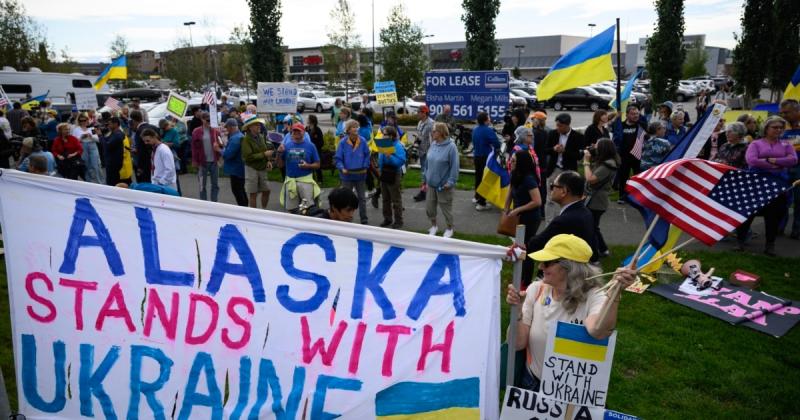 На Алясці, перед зустріччю Трампа та Путіна, відбувається акція на підтримку України.