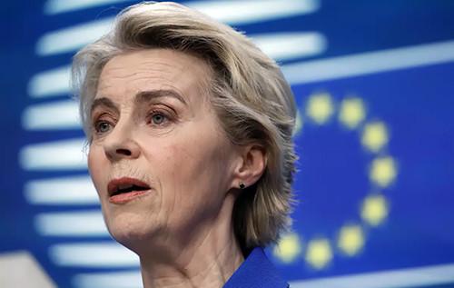 Фон дер Ляєн провела переговори з Зеленським та Трампом після потужної атаки Росії на Київ.