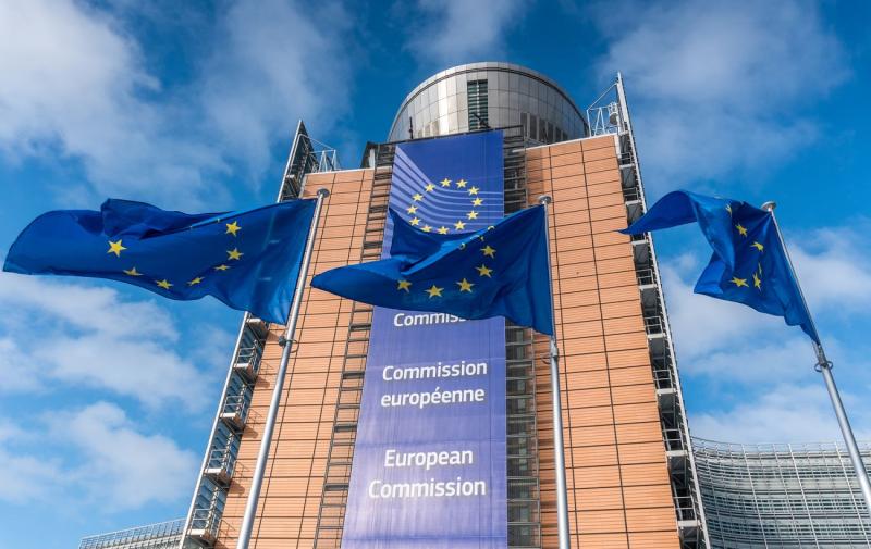 Європейська комісія розробляє план щодо передачі 200 мільярдів євро російських активів на підтримку України, повідомляють джерела в ЗМІ.