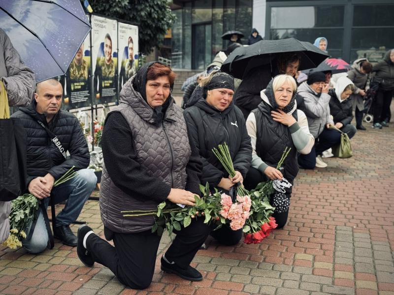 В останню путь провели костопільчанина, що загинув у Дніпропетровській області. Місто - новини Рівного та регіону - Рівне Вечірнє.
