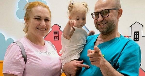 Львівські хірурги здійснили унікальну операцію, вперше в Україні створивши анус у дитини за допомогою робота Da Vinci.