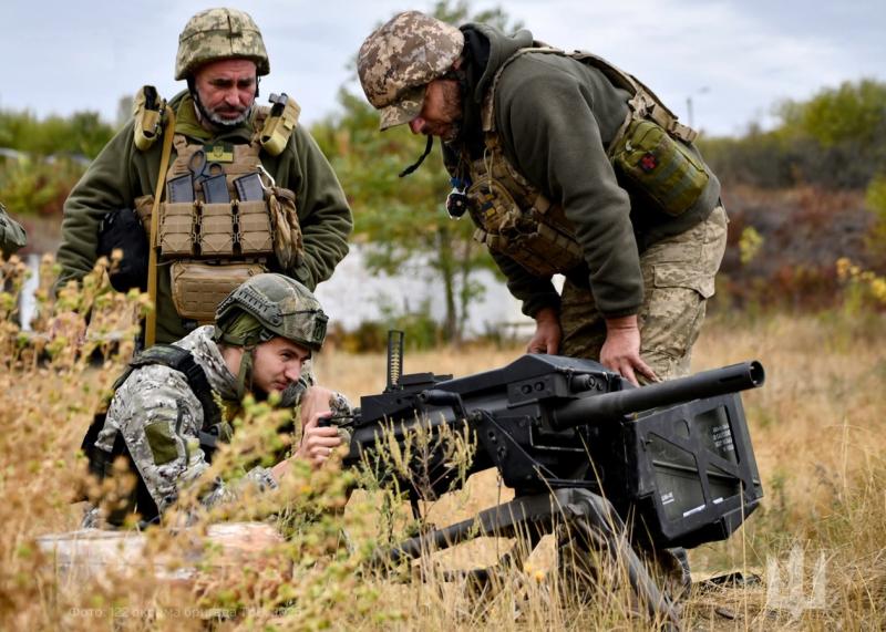 Бої відбуваються на восьми фронтах, повідомляє Генеральний штаб.