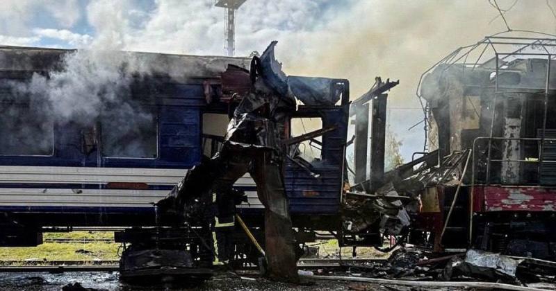 Теракт проти мирних жителів у Шостці: вокзал зазнав ушкоджень, відсутні електрика, газ та водопостачання.