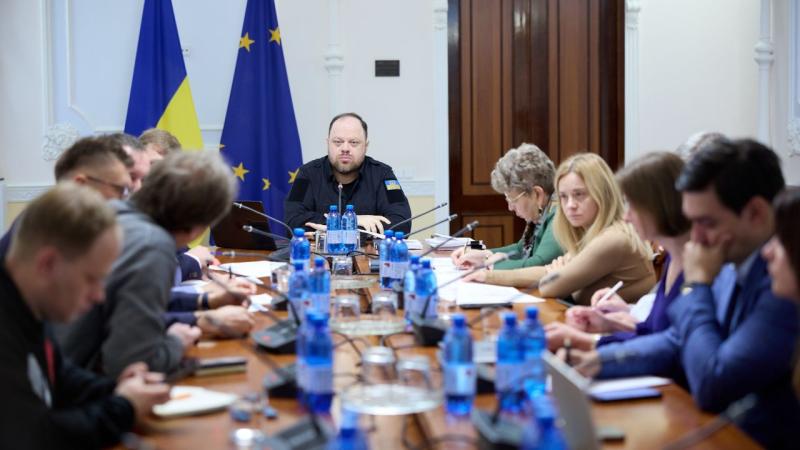 Закон, прийнятий Стефанчуком, встановить обмеження на розповсюдження даних про фізичних та юридичних осіб.