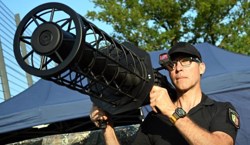 Уряд ФРН надав зелене світло для розширення функцій поліції задля боротьби з безпілотниками.
