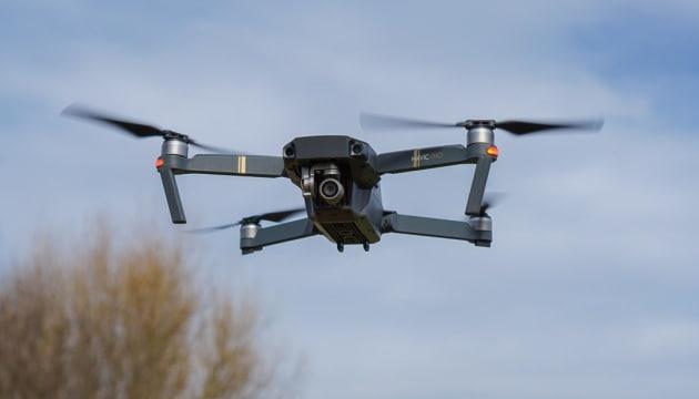Естонія розпочинає ініціативу з навчання дорослих управлінню безпілотниками.