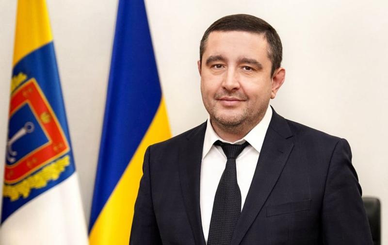 Очільник Одеської обласної ради разом з дружиною, яка є народною депутаткою, потрапив у скандал через недекларування своїх доходів (відео)