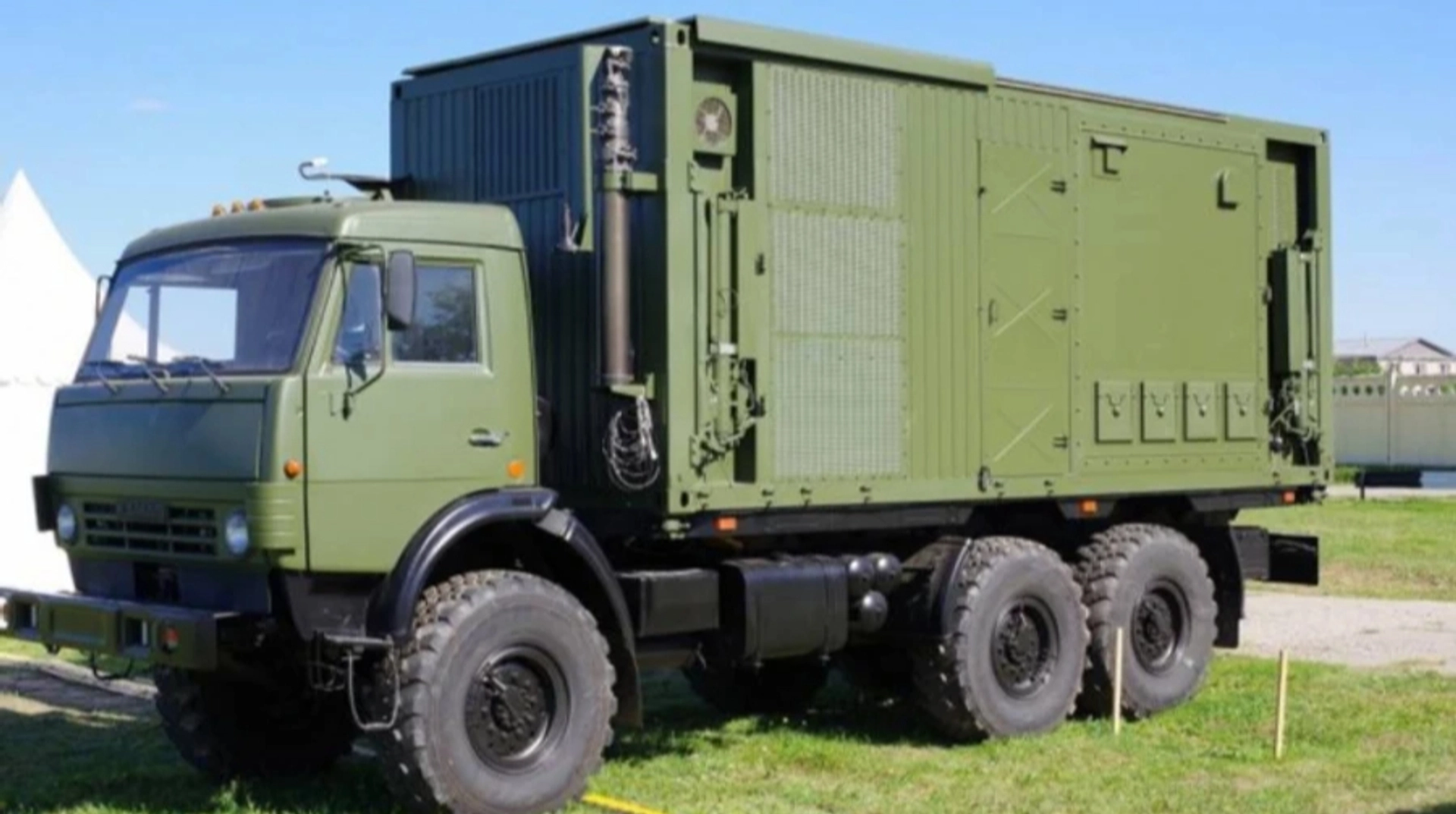Українські розвідкові дрони знищили російську радіолокаційну станцію 